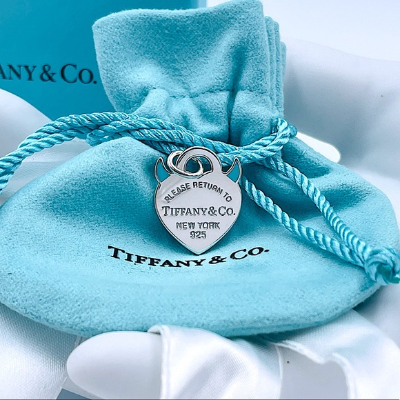 Tiffany & Co. RTT Blue Devil Heart Tag Cha… - Picture 6 of 8
